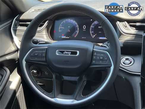 Certified 2025 Jeep Grand Cherokee Laredo X image 14