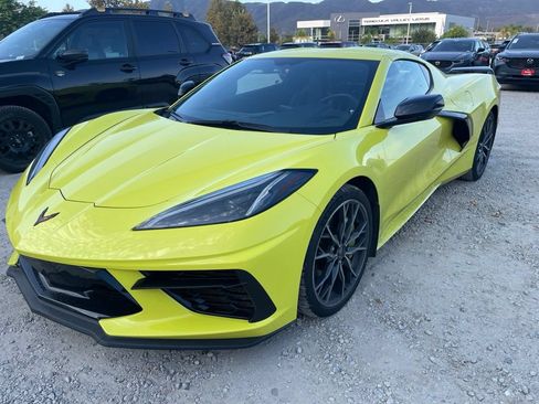 Used 2021 Chevrolet Corvette Stingray Coupe w/ Z51 Performance Package RWD image 5