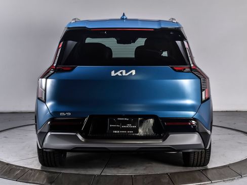 Used 2024 Kia EV9 Land AWD/4WD image 5