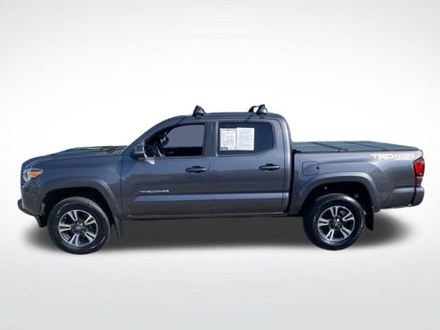 Used 2019 Toyota Tacoma TRD Sport AWD/4WD image 4