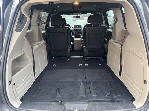 Used 2017 Dodge Grand Caravan SXT image 23