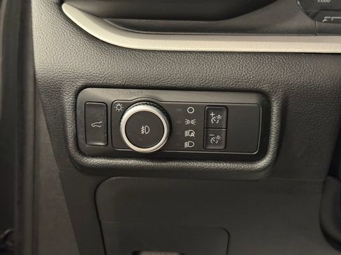 Used 2023 Ford Explorer XLT w/ Equipment Group 202A AWD/4WD image 18