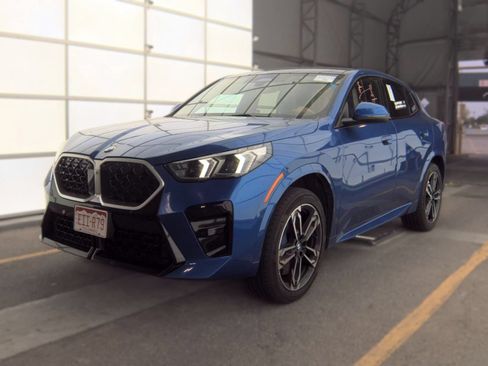 Used 2026 BMW X2 xDrive28i AWD/4WD image 1