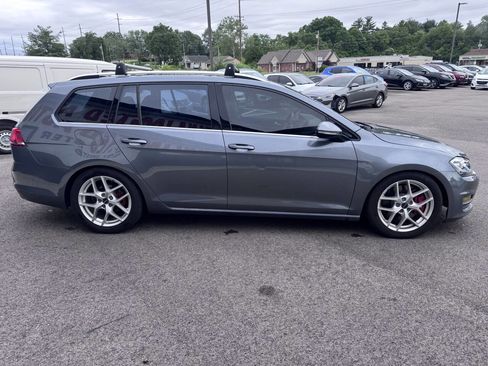 Used 2017 Volkswagen Golf S FWD image 5