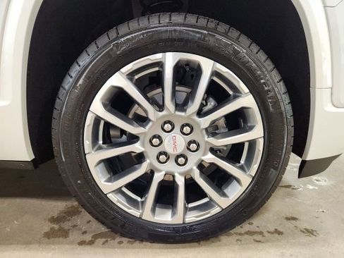 Certified 2023 GMC Acadia Denali w/ Denali Ultimate Package image 37