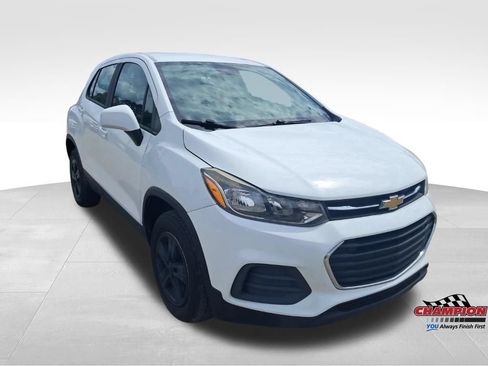 Used 2018 Chevrolet Trax LS AWD/4WD image 29