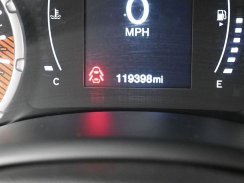 Used 2020 Jeep Renegade Latitude FWD image 36
