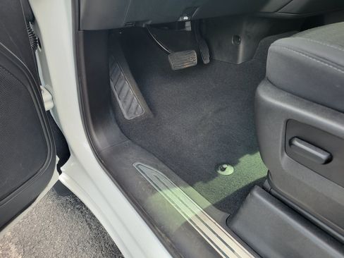 Certified 2021 Chevrolet Silverado 1500 LT RWD image 29