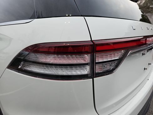 Used 2020 Lincoln Aviator Reserve w/ Equipment Group 201A image 37