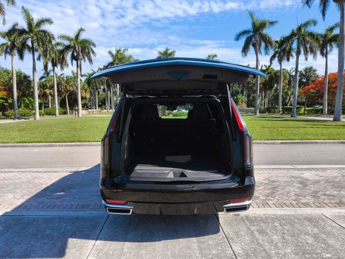 Used 2022 Cadillac Escalade ESV Luxury RWD image 53
