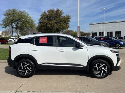 Used 2026 Nissan Kicks SV image 3