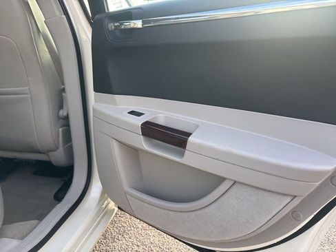 Used 2007 Chrysler 300 C w/ Protection Group II image 14