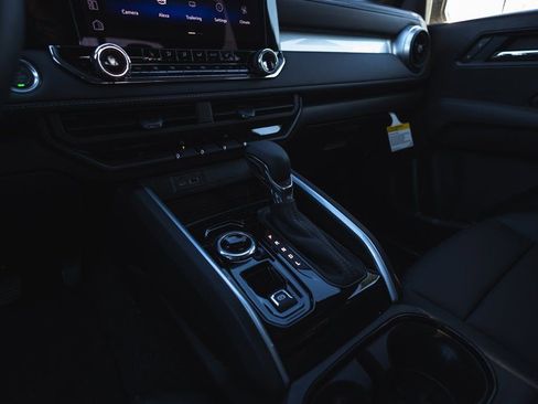 New 2025 Chevrolet Colorado LT w/ LT Convenience Package image 31