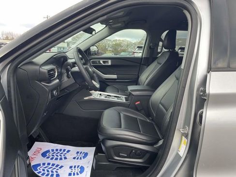Certified 2024 Ford Explorer XLT w/ Equipment Group 202A image 17