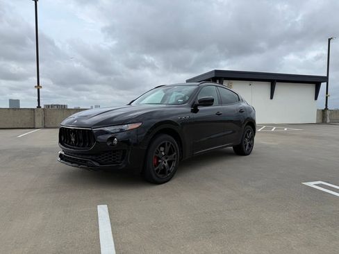 Used 2020 Maserati Levante AWD/4WD image 1