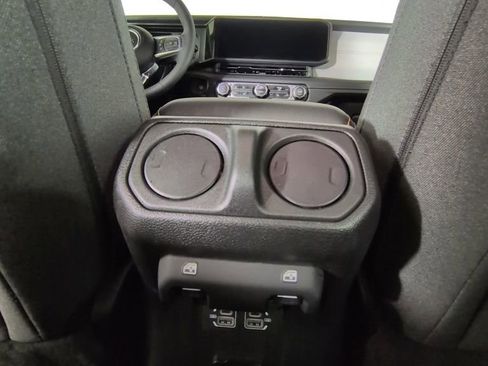 Certified 2025 Jeep Wrangler Unlimited Sahara w/ Safety Group AWD/4WD image 30