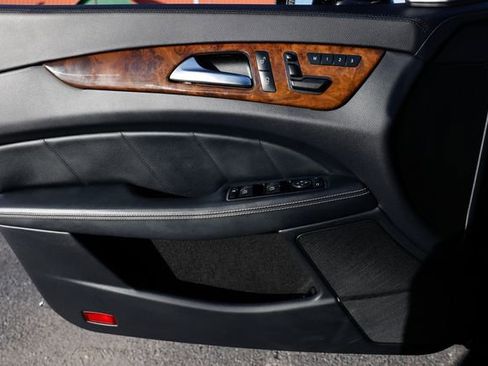 Used 2012 Mercedes-Benz CLS 550 4MATIC w/ Premium I Pkg image 50