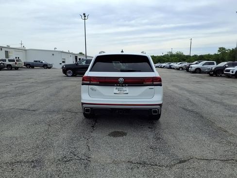Used 2025 Volkswagen Atlas Peak Edition SE AWD/4WD image 25
