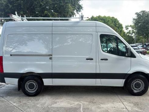 Used 2023 Mercedes-Benz Sprinter 2500 image 8