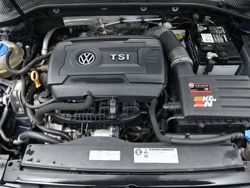 Used 2017 Volkswagen GTI SE FWD image 20