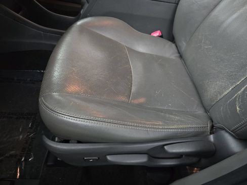 Used 2014 Toyota Prius V Three FWD image 29