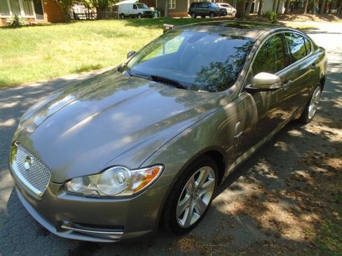 Used 2009 Jaguar XF Luxury RWD image 1