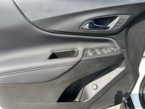 Used 2023 Chevrolet Equinox RS image 14