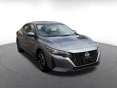 Used 2025 Nissan Sentra SV FWD image 3