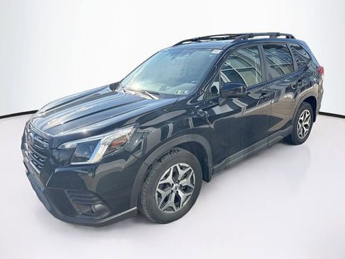 Used 2023 Subaru Forester Premium image 4