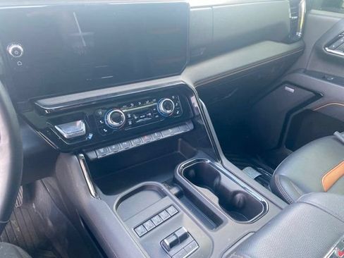 Used 2025 GMC Sierra 3500 AT4 w/ AT4 Premium Plus Package AWD/4WD image 18