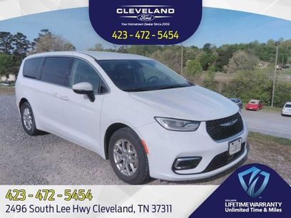 Used 2023 Chrysler Pacifica Touring-L