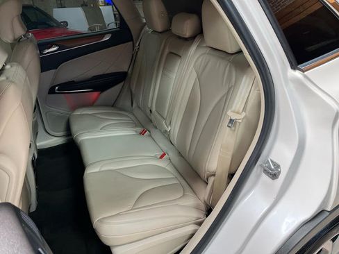 Used 2019 Lincoln MKC Select w/ Select Plus Package AWD/4WD image 27