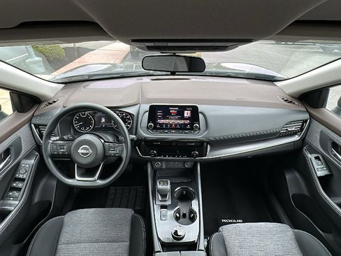 Certified 2022 Nissan Rogue SV image 25