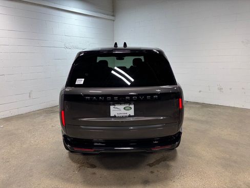 New 2025 Land Rover Range Rover Long Wheelbase SE image 8