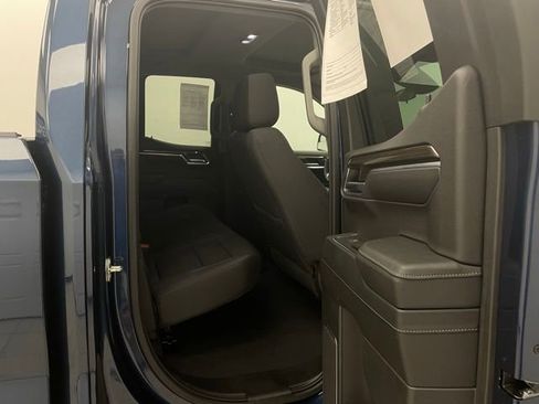 Used 2023 Chevrolet Silverado 1500 LT AWD/4WD image 14
