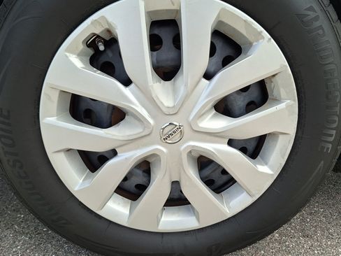 Used 2016 Nissan Rogue S w/ Appearance Package FWD image 25