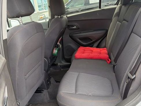 Used 2017 Chevrolet Trax LT image 6