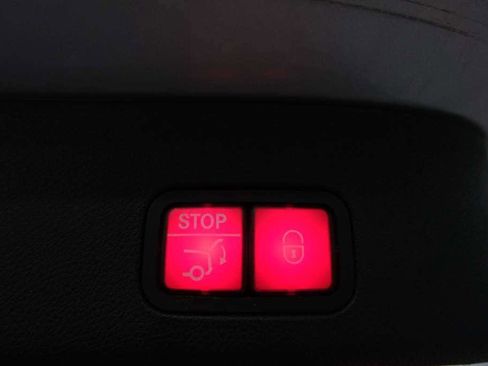 Used 2018 Mercedes-Benz GLS 550 4MATIC w/ Driver Assistance Package image 11