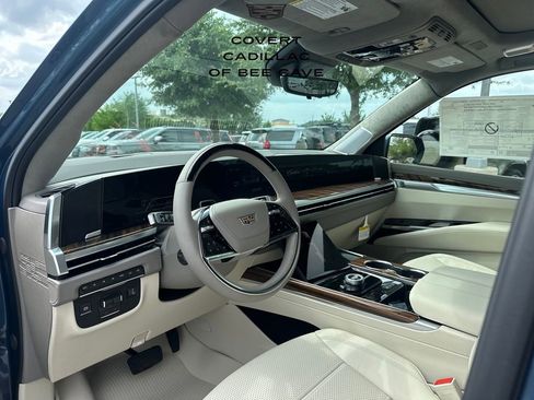 New 2026 Cadillac Escalade Platinum Sport w/ LPO, ONYX Package image 33