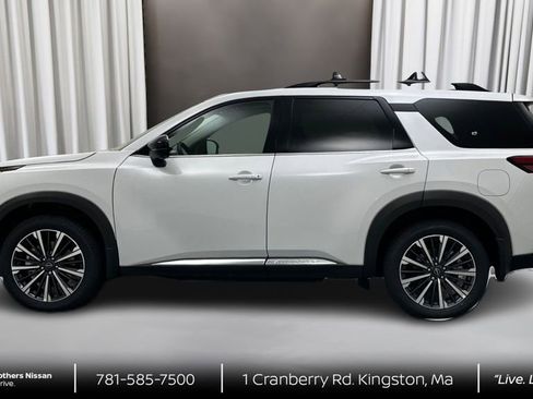 New 2026 Nissan Pathfinder Platinum AWD/4WD image 8