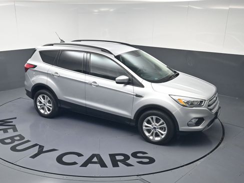Used 2019 Ford Escape SEL image 30