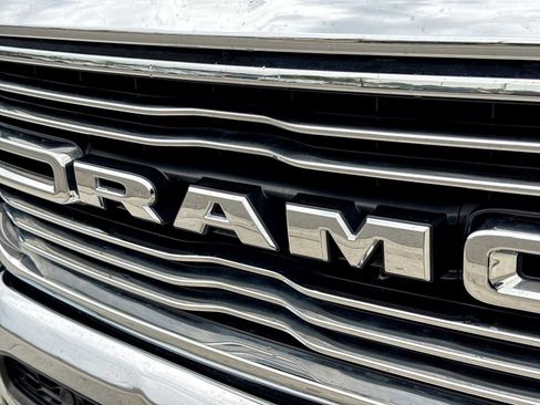Used 2019 RAM 1500 Laramie AWD/4WD image 11