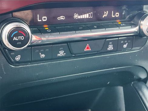 Used 2022 MAZDA MAZDA3 s image 21