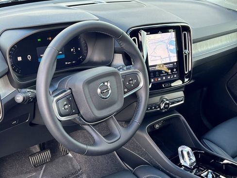 Certified 2026 Volvo XC40 B5 Plus w/ Protection Package Premier image 23