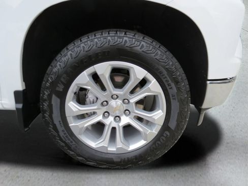 Certified 2024 Chevrolet Silverado 1500 LTZ AWD/4WD image 14