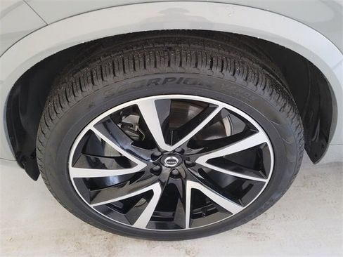 Certified 2024 Volvo XC90 B6 Ultimate w/ Lounge Package image 24