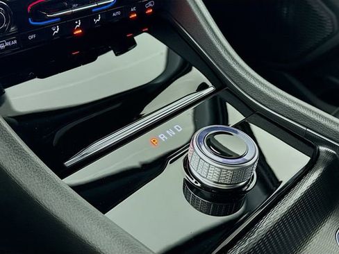 Used 2024 Jeep Grand Cherokee L Limited w/ Black Appearance Package image 17