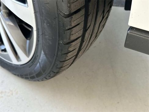 Used 2020 Ford Expedition Limited w/ Equipment Group 302A image 9