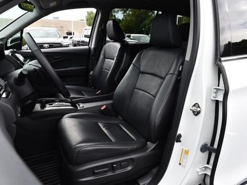 Used 2020 Honda Pilot Touring image 24
