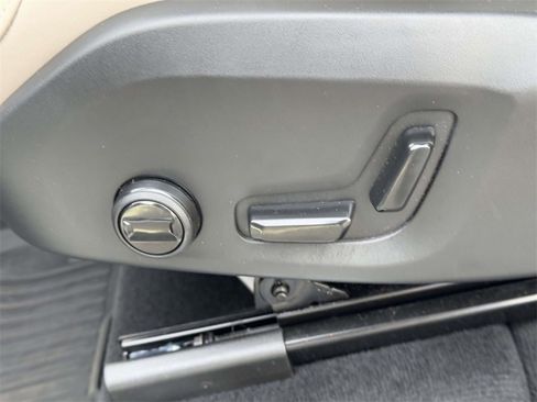 Used 2026 Volvo XC90 B6 Plus w/ Protection Package image 18